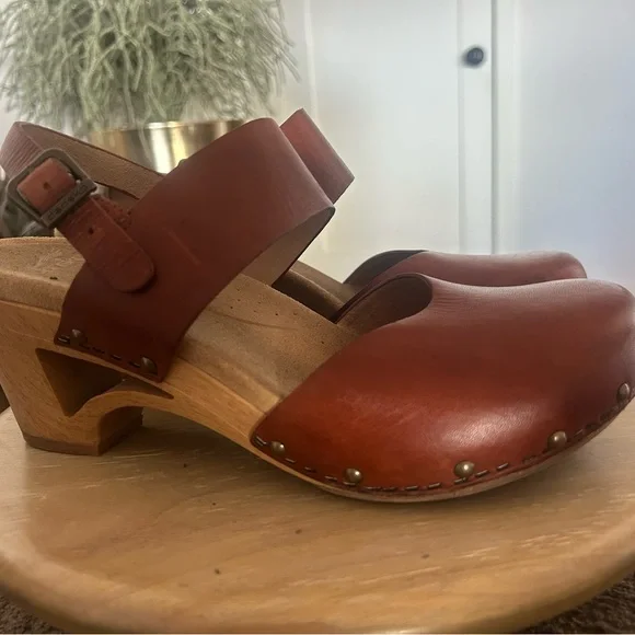 Dansko clogs size 39 - Picture 1 of 6